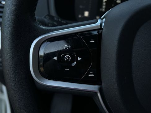 Used 2019 Volvo XC90 T5 Momentum AWD/4WD image 40