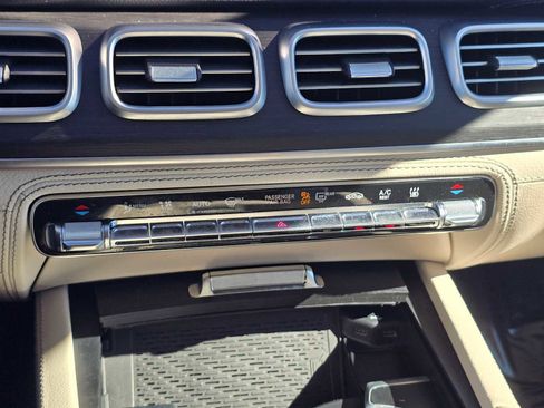 Used 2024 Mercedes-Benz GLE 450e 4MATIC image 28