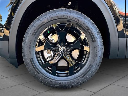 New 2026 Volkswagen Atlas Peak Edition AWD/4WD image 11