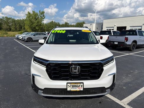 Used 2025 Honda Pilot Elite image 11