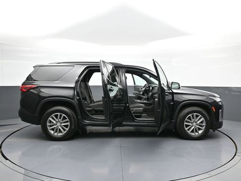 Used 2023 Chevrolet Traverse LT FWD image 43