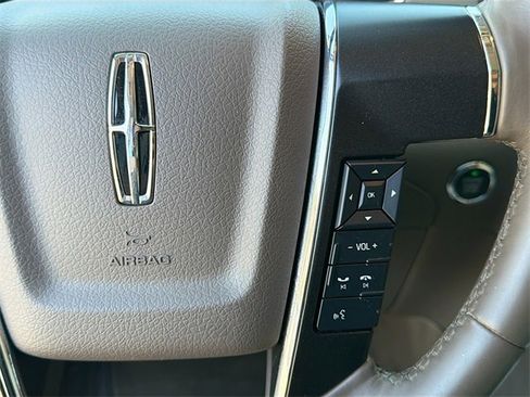 Used 2016 Lincoln Navigator Select image 36