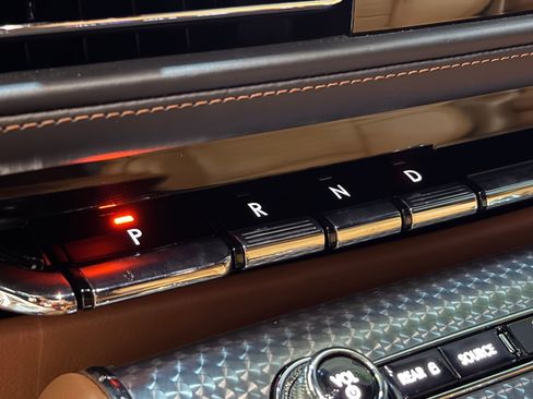 Used 2023 Lincoln Aviator Black Label image 32