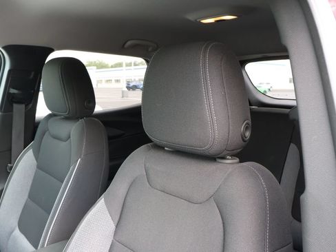 Used 2024 Chevrolet TrailBlazer LT w/ LT Cold Weather Package FWD image 11