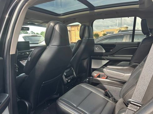 Used 2022 Lincoln Aviator Grand Touring w/ Equipment Group 301A AWD/4WD image 7