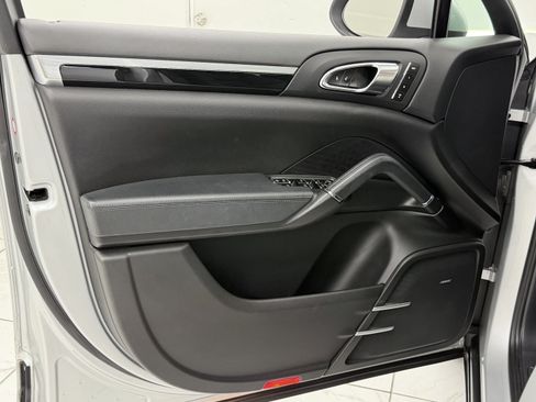 Used 2013 Porsche Cayenne AWD/4WD image 25