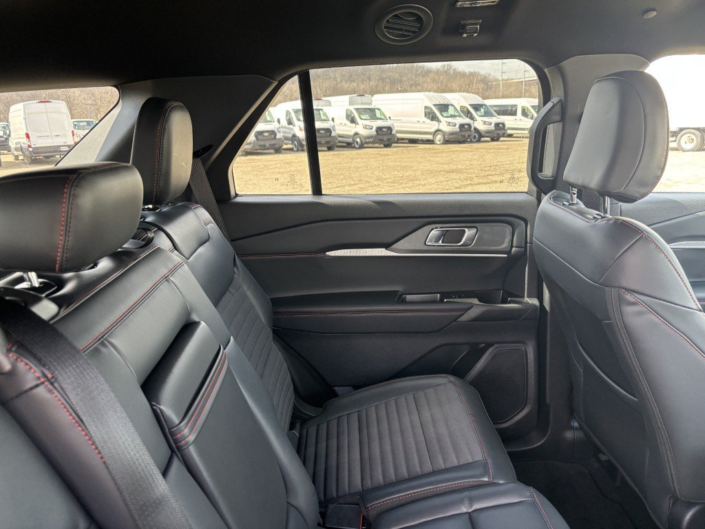 New 2026 Ford Explorer ST-Line w/ ST-Line Street Pack AWD/4WD image 17