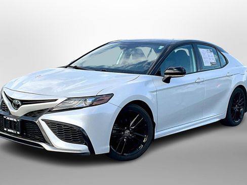 Used 2022 Toyota Camry XSE image 13