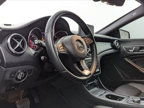 Used 2019 Mercedes-Benz CLA 250 image 24