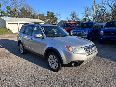 Used 2011 Subaru Forester 2.5X Premium image 3