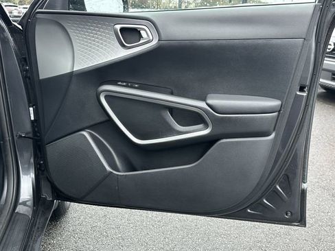 Used 2022 Kia Soul LX w/ Technology Package image 15