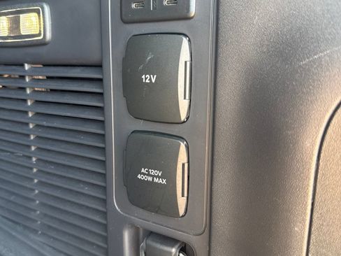 Used 2025 Ford Expedition Active AWD/4WD image 9
