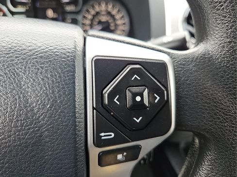 Used 2020 Toyota Tundra SR5 w/ SR5 Upgrade Package AWD/4WD image 18