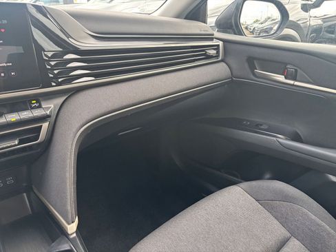 Used 2025 Toyota Camry LE image 34