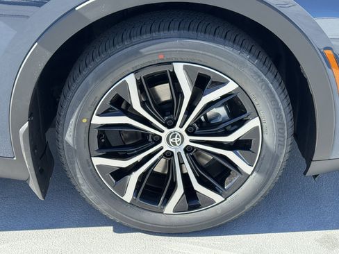 New 2026 Toyota Crown XLE image 15