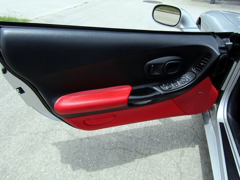 Used 2004 Chevrolet Corvette Z06 RWD image 11