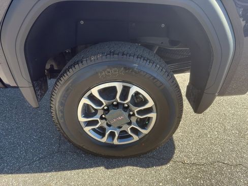 New 2026 GMC Sierra 2500 SLT w/ SLT Convenience Package image 23