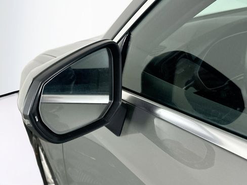 Used 2024 Audi Q3 2.0T Premium image 16