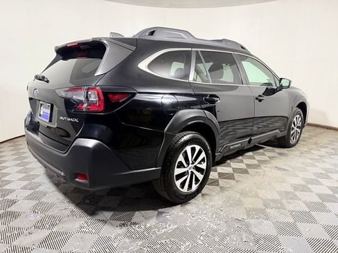 Used 2023 Subaru Outback Premium AWD/4WD image 7