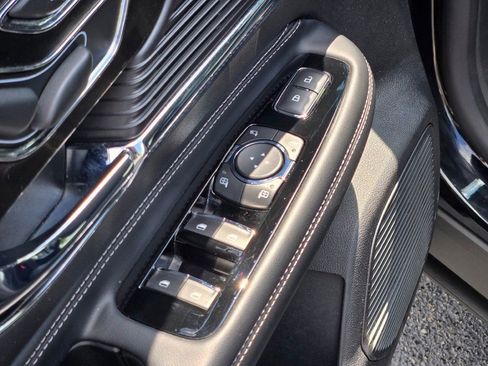 Used 2022 Lincoln Corsair AWD w/ Equipment Group 101A image 21