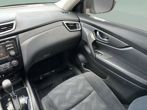 Used 2016 Nissan Rogue S w/ Appearance Package FWD image 15