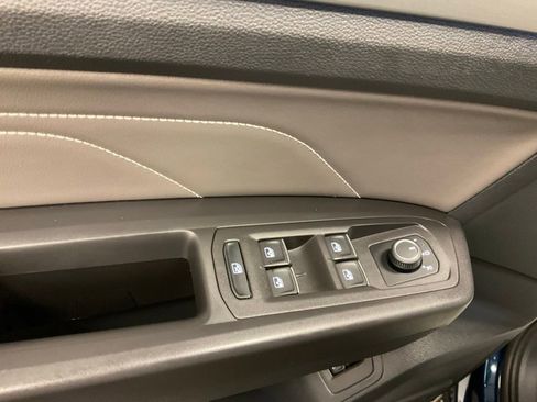 Used 2023 Volkswagen Atlas Cross Sport SEL AWD/4WD image 16