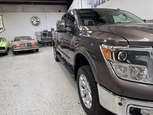 Used 2018 Nissan Titan Platinum Reserve w/ Platinum Utility Package image 50