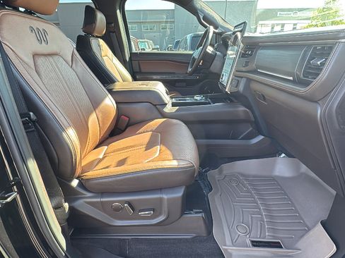 Used 2024 Ford Expedition King Ranch image 29