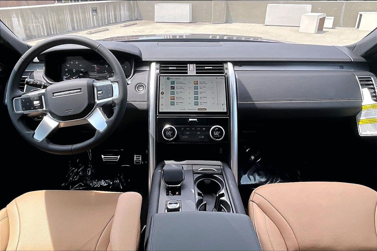 New 2026 Land Rover Discovery Limited Edition AWD/4WD image 10