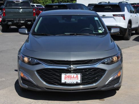 Used 2025 Chevrolet Malibu RS FWD image 2