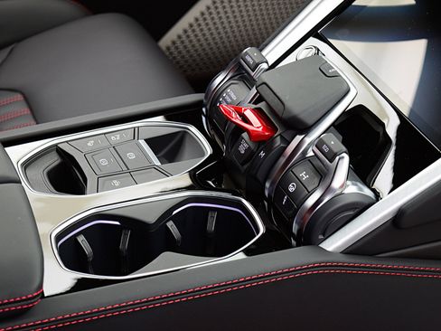 Used 2024 Lamborghini Urus S image 23