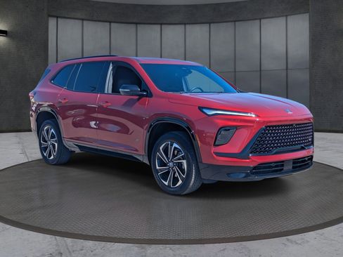 Used 2025 Buick Enclave Sport Touring image 8