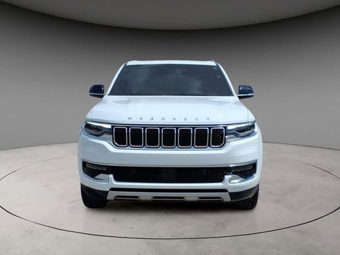 Used 2024 Jeep Wagoneer Series II w/ Premium Group I AWD/4WD image 15