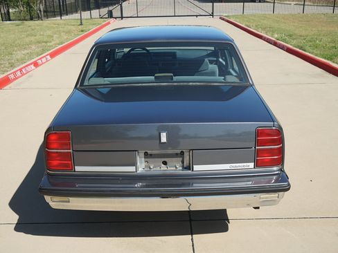 Used 1989 Oldsmobile 88 Royale image 11