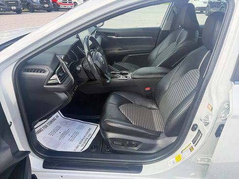 Used 2023 Toyota Camry SE w/ Cold Weather Package FWD image 10