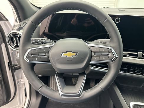 New 2026 Chevrolet Equinox LT w/ LPO, Floor Liner Package AWD/4WD image 17