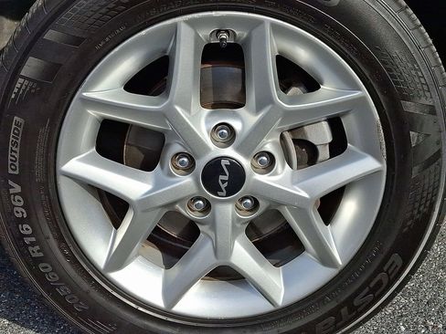 Used 2024 Kia Soul LX w/ Option Group 015 image 8