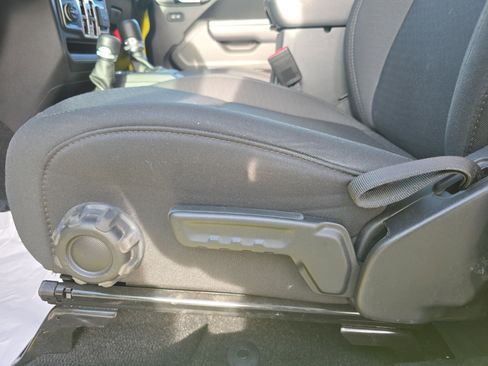 Used 2022 Jeep Wrangler Unlimited Sport image 14