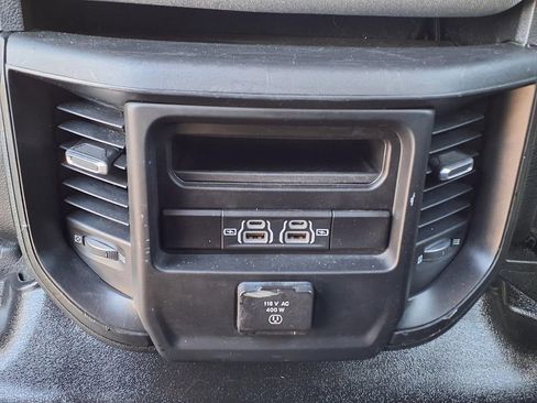 Used 2021 RAM 1500 Big Horn AWD/4WD image 16