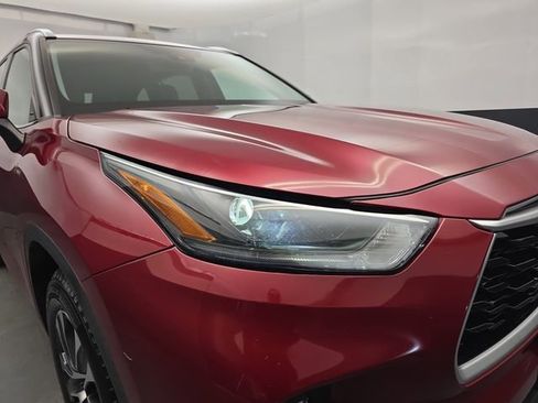 Used 2021 Toyota Highlander XLE image 13