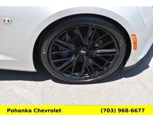 Used 2018 Chevrolet Camaro SS RWD image 33