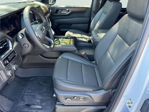 New 2026 GMC Yukon Denali w/ Sun & Power Step Package AWD/4WD image 8