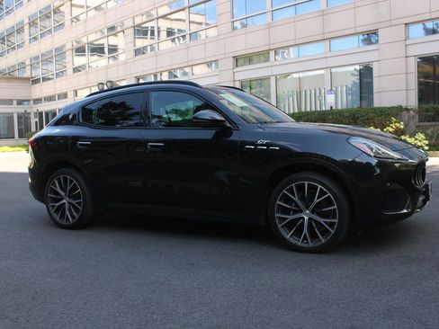 Used 2023 Maserati Grecale GT image 2