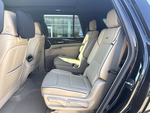 Used 2024 Cadillac Escalade Premium Luxury w/ LPO, Floor Liner Package AWD/4WD image 10