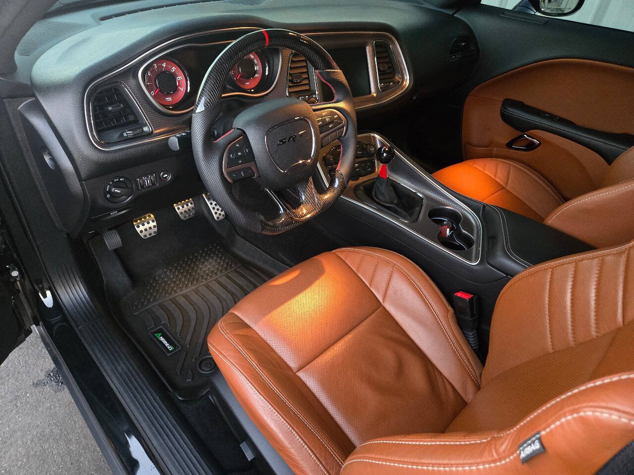 Used 2015 Dodge Challenger SRT Hellcat RWD image 18