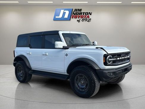 Used 2025 Ford Bronco Outer Banks w/ Sasquatch Package AWD/4WD image 3