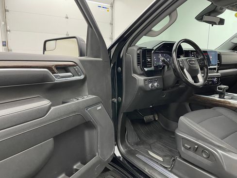 Used 2023 GMC Sierra 1500 Elevation w/ Preferred Package AWD/4WD image 14