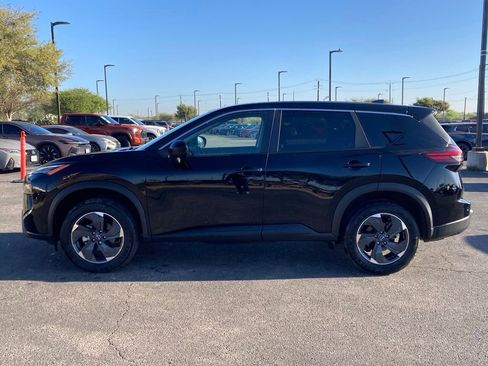 Used 2025 Nissan Rogue SV image 7