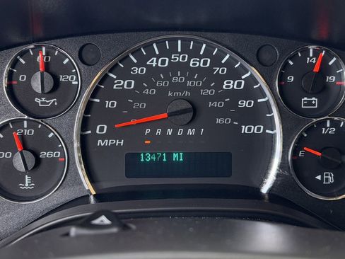 Used 2024 GMC Savana 2500 w/ Driver Convenience Package image 15