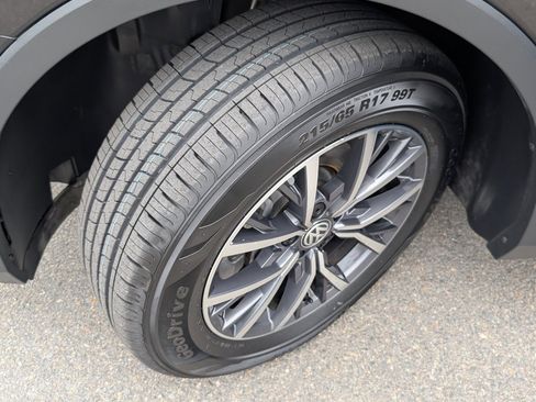 Used 2021 Volkswagen Tiguan S image 21